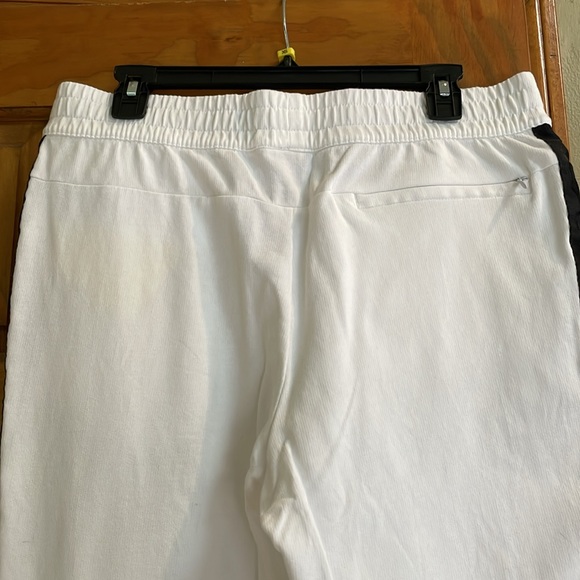 Men’s EA7 Emporio Armani track pants - Picture 17 of 17